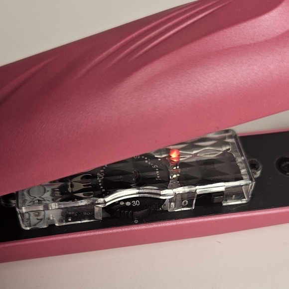 REVLON 1" 30 Heat Settings Titanium Plated Hair Straightener - Picture 4 of 4